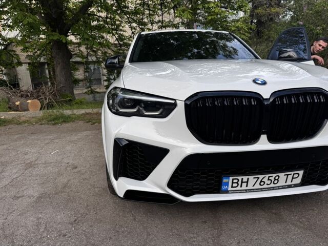 Белый БМВ Х5, объемом двигателя 2 л и пробегом 109 тыс. км за 52900 $, фото 1 на Automoto.ua