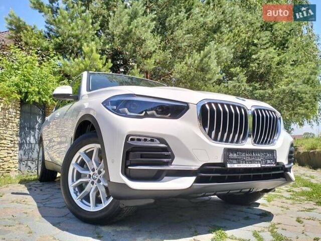 Белый БМВ Х5, объемом двигателя 2 л и пробегом 68 тыс. км за 53800 $, фото 29 на Automoto.ua