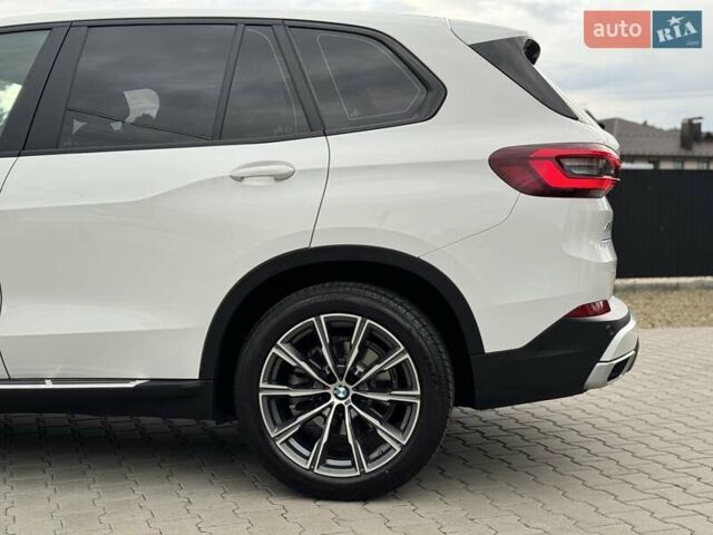 Білий БМВ Х5, об'ємом двигуна 2 л та пробігом 74 тис. км за 54200 $, фото 29 на Automoto.ua