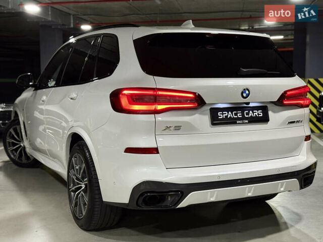 Белый БМВ Х5, объемом двигателя 3 л и пробегом 115 тыс. км за 67000 $, фото 11 на Automoto.ua