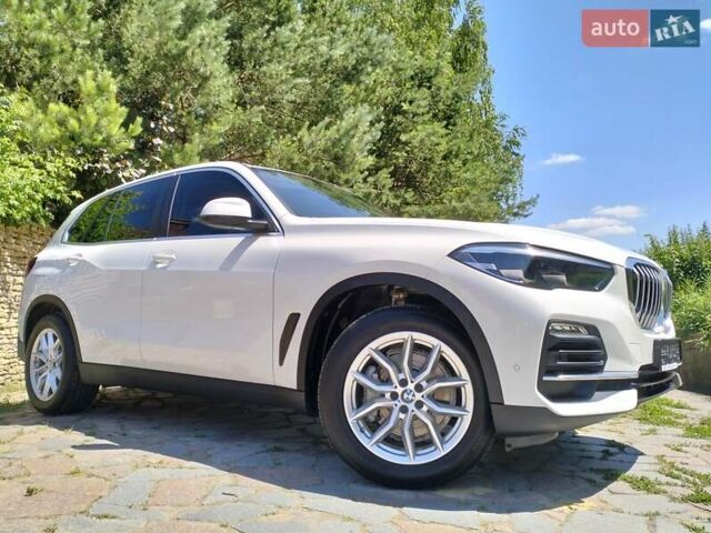 Белый БМВ Х5, объемом двигателя 2 л и пробегом 68 тыс. км за 53800 $, фото 31 на Automoto.ua