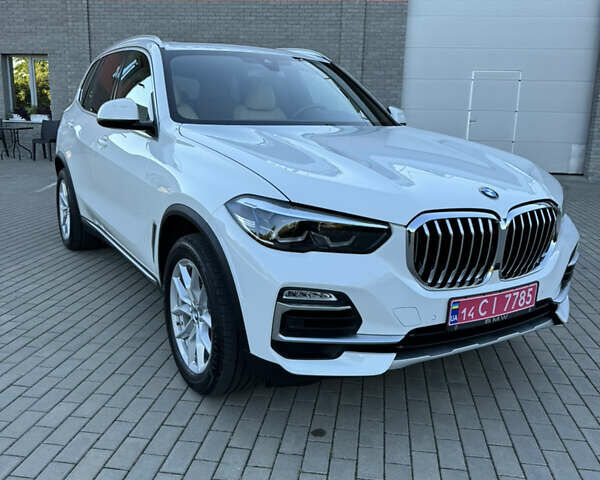 Белый БМВ Х5, объемом двигателя 3 л и пробегом 120 тыс. км за 47300 $, фото 3 на Automoto.ua