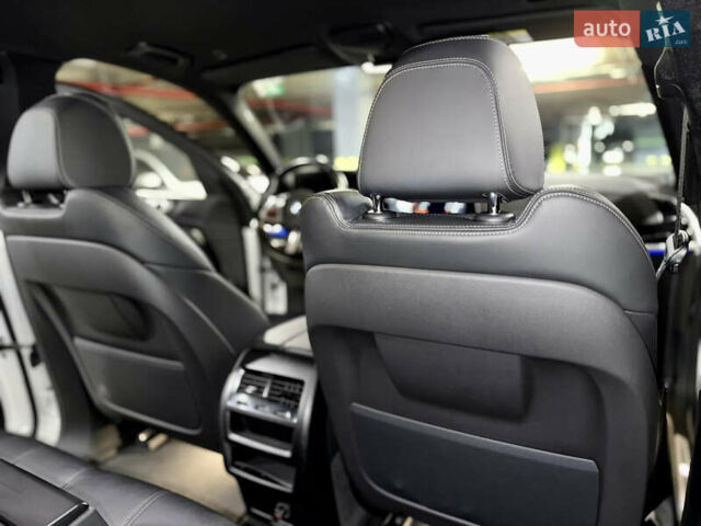 Белый БМВ Х5, объемом двигателя 3 л и пробегом 115 тыс. км за 67000 $, фото 30 на Automoto.ua