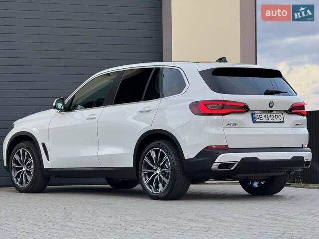 БМВ Х5 2021 в Стрые на Automoto.ua Белый БМВ Х5, объемом двигателя 2 л и пробегом 89 тыс. км за 53900 $, фото 33 на Automoto.ua