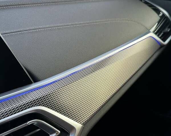 Белый БМВ Х5, объемом двигателя 2 л и пробегом 49 тыс. км за 69900 $, фото 20 на Automoto.ua