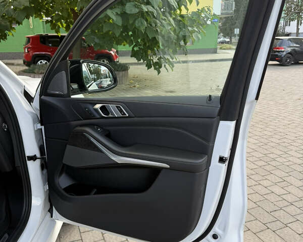Белый БМВ Х5, объемом двигателя 2.99 л и пробегом 124 тыс. км за 74999 $, фото 31 на Automoto.ua