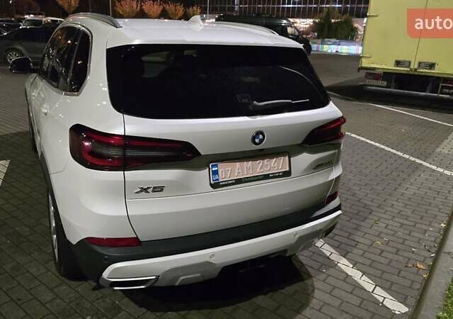 Белый БМВ Х5, объемом двигателя 3 л и пробегом 59 тыс. км за 60500 $, фото 42 на Automoto.ua