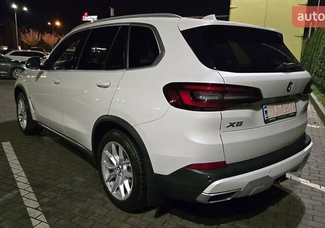 Белый БМВ Х5, объемом двигателя 3 л и пробегом 59 тыс. км за 60500 $, фото 38 на Automoto.ua
