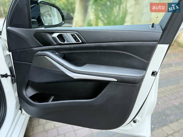 Белый БМВ Х5, объемом двигателя 3 л и пробегом 72 тыс. км за 71800 $, фото 59 на Automoto.ua