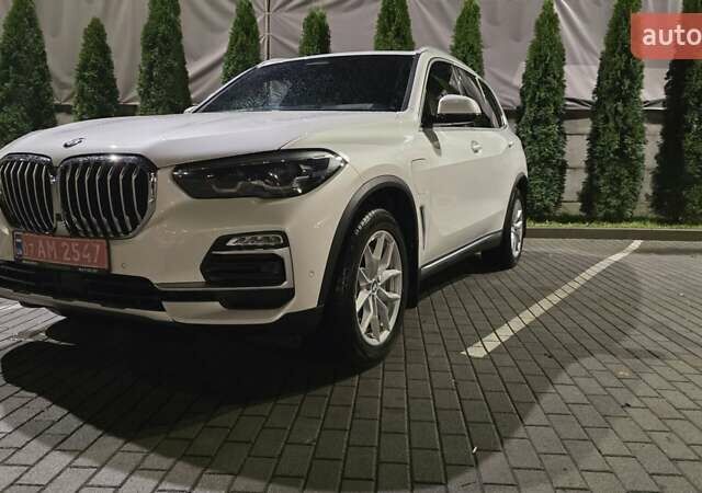 Белый БМВ Х5, объемом двигателя 3 л и пробегом 59 тыс. км за 60500 $, фото 34 на Automoto.ua