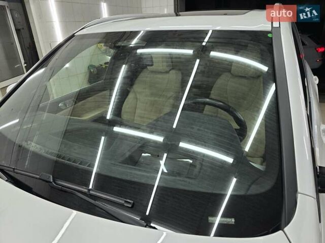 Белый БМВ Х5, объемом двигателя 3 л и пробегом 59 тыс. км за 60500 $, фото 4 на Automoto.ua