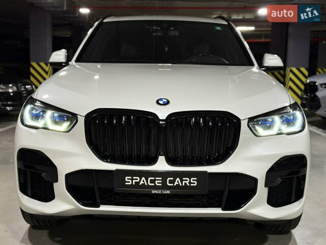 Белый БМВ Х5, объемом двигателя 3 л и пробегом 115 тыс. км за 67000 $, фото 4 на Automoto.ua