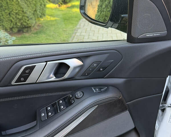 БМВ Х5 2021 в Черновцах на Automoto.ua Белый БМВ Х5, объемом двигателя 2.99 л и пробегом 84 тыс. км за 74000 $, фото 15 на Automoto.ua