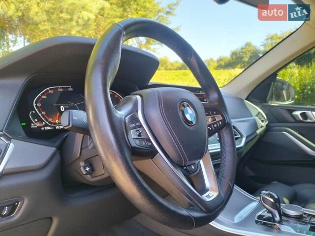 Белый БМВ Х5, объемом двигателя 2 л и пробегом 68 тыс. км за 53800 $, фото 21 на Automoto.ua