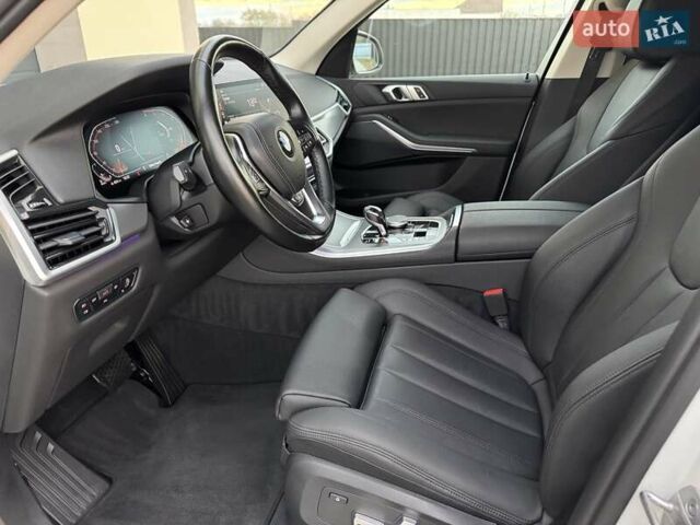БМВ Х5 2021 в Стрые на Automoto.ua Белый БМВ Х5, объемом двигателя 2 л и пробегом 89 тыс. км за 53900 $, фото 55 на Automoto.ua