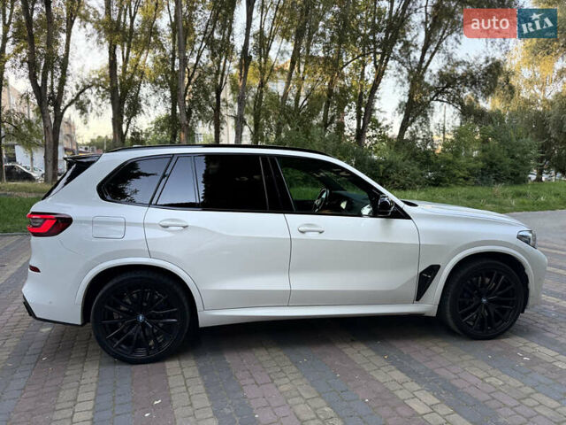 Белый БМВ Х5, объемом двигателя 3 л и пробегом 72 тыс. км за 71800 $, фото 18 на Automoto.ua