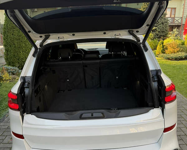 БМВ Х5 2021 в Черновцах на Automoto.ua Белый БМВ Х5, объемом двигателя 2.99 л и пробегом 84 тыс. км за 74000 $, фото 9 на Automoto.ua