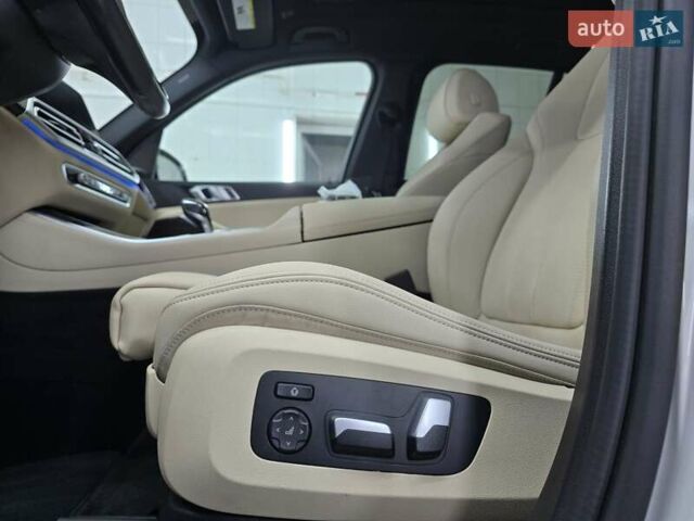 Белый БМВ Х5, объемом двигателя 3 л и пробегом 59 тыс. км за 60500 $, фото 27 на Automoto.ua