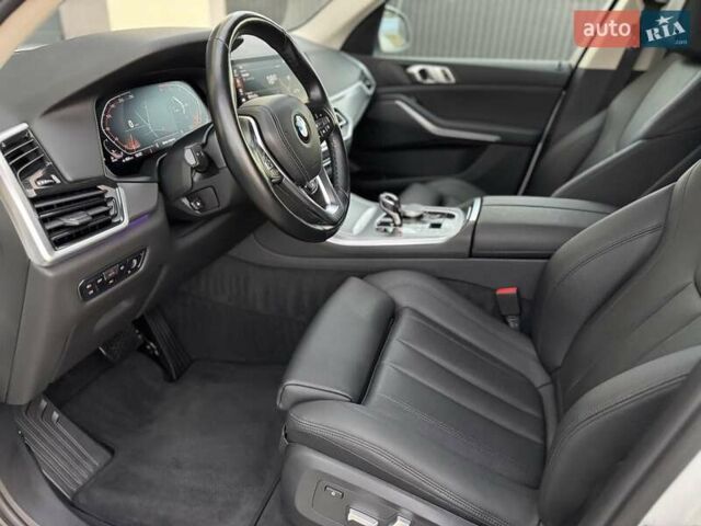 БМВ Х5 2021 в Стрые на Automoto.ua Белый БМВ Х5, объемом двигателя 2 л и пробегом 89 тыс. км за 53900 $, фото 56 на Automoto.ua