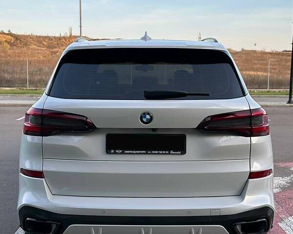 Белый БМВ Х5, объемом двигателя 2 л и пробегом 49 тыс. км за 69900 $, фото 7 на Automoto.ua
