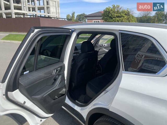 Белый БМВ Х5, объемом двигателя 3 л и пробегом 5 тыс. км за 62900 $, фото 57 на Automoto.ua