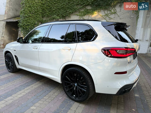 Белый БМВ Х5, объемом двигателя 3 л и пробегом 72 тыс. км за 71800 $, фото 7 на Automoto.ua