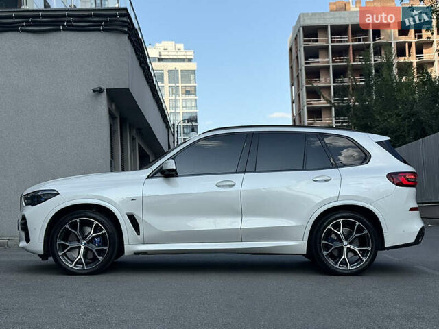 Белый БМВ Х5, объемом двигателя 3 л и пробегом 61 тыс. км за 73000 $, фото 22 на Automoto.ua