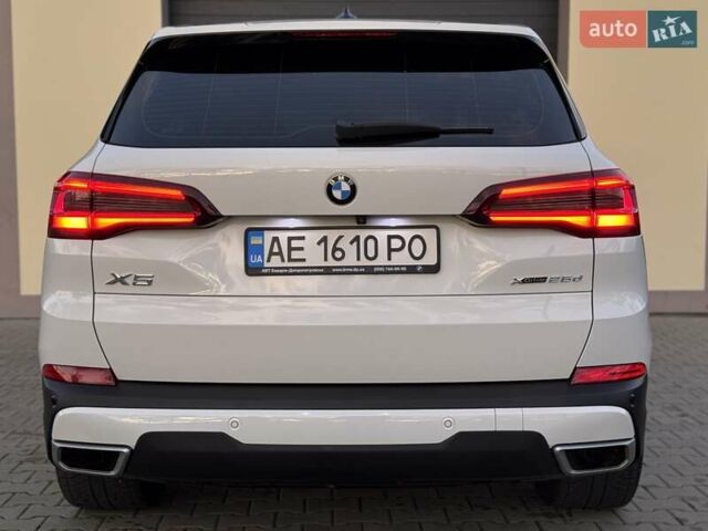 БМВ Х5 2021 в Стрые на Automoto.ua Белый БМВ Х5, объемом двигателя 2 л и пробегом 89 тыс. км за 53900 $, фото 41 на Automoto.ua