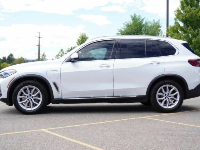 Белый БМВ Х5, объемом двигателя 3 л и пробегом 24 тыс. км за 52300 $, фото 2 на Automoto.ua