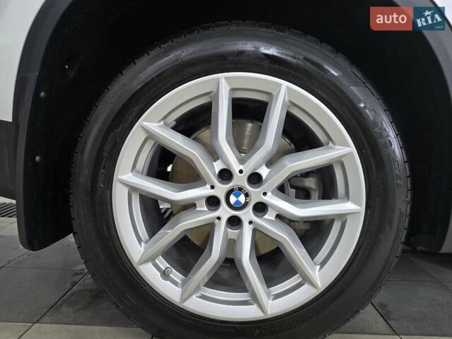 Белый БМВ Х5, объемом двигателя 3 л и пробегом 59 тыс. км за 60500 $, фото 30 на Automoto.ua