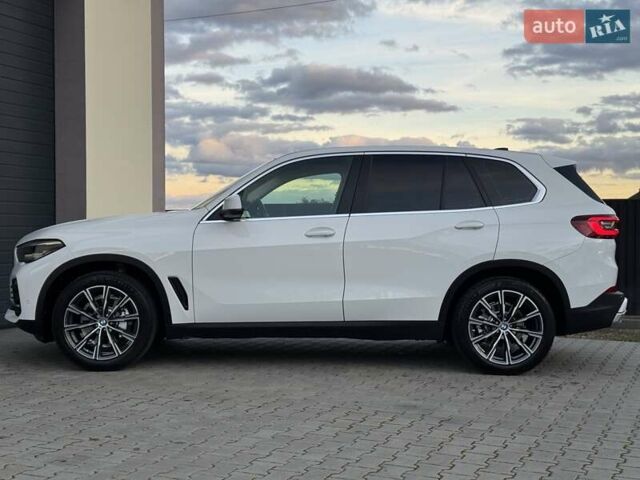 БМВ Х5 2021 в Стрые на Automoto.ua Белый БМВ Х5, объемом двигателя 2 л и пробегом 89 тыс. км за 53900 $, фото 31 на Automoto.ua