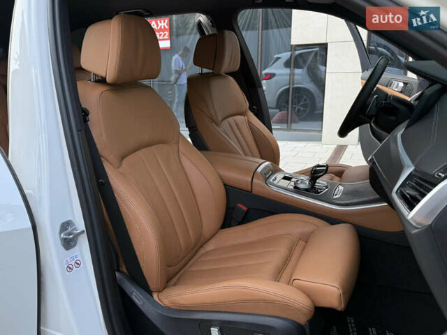 Белый БМВ Х5, объемом двигателя 3 л и пробегом 61 тыс. км за 73000 $, фото 46 на Automoto.ua