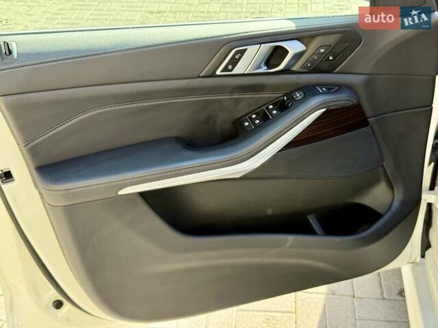 БМВ Х5 2021 у Дніпро (Дніпропетровську) на Automoto.ua Білий БМВ Х5, об'ємом двигуна 2.99 л та пробігом 95 тис. км за 64500 $, фото 21 на Automoto.ua