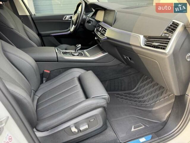 Білий БМВ Х5, об'ємом двигуна 2 л та пробігом 74 тис. км за 54200 $, фото 69 на Automoto.ua