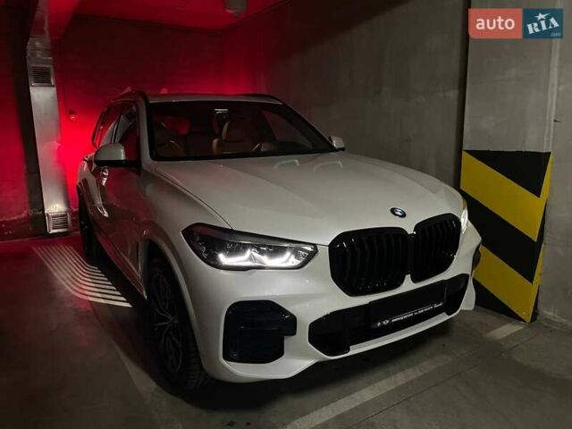 Белый БМВ Х5, объемом двигателя 2 л и пробегом 49 тыс. км за 69900 $, фото 38 на Automoto.ua