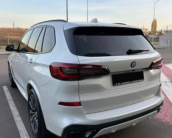 Белый БМВ Х5, объемом двигателя 2 л и пробегом 49 тыс. км за 69900 $, фото 8 на Automoto.ua
