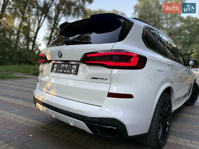 Белый БМВ Х5, объемом двигателя 3 л и пробегом 72 тыс. км за 71800 $, фото 16 на Automoto.ua