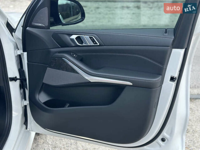 Белый БМВ Х5, объемом двигателя 2.99 л и пробегом 79 тыс. км за 68000 $, фото 28 на Automoto.ua