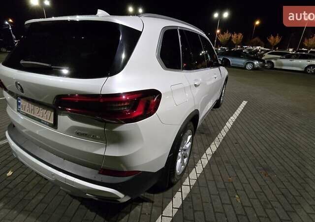 Белый БМВ Х5, объемом двигателя 3 л и пробегом 59 тыс. км за 60500 $, фото 39 на Automoto.ua