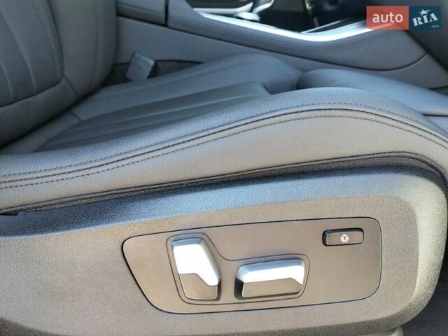 Белый БМВ Х5, объемом двигателя 2 л и пробегом 68 тыс. км за 53800 $, фото 12 на Automoto.ua