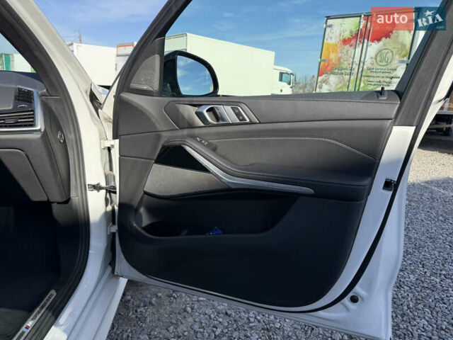 Білий БМВ Х5, об'ємом двигуна 3 л та пробігом 118 тис. км за 67777 $, фото 32 на Automoto.ua