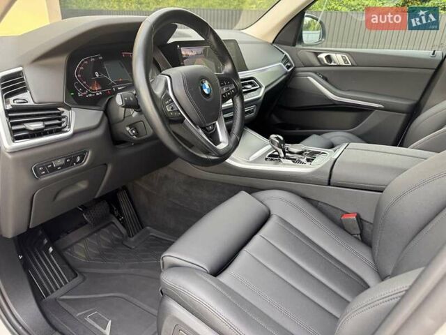 Білий БМВ Х5, об'ємом двигуна 2 л та пробігом 74 тис. км за 54200 $, фото 85 на Automoto.ua