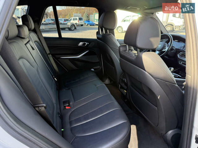 Білий БМВ Х5, об'ємом двигуна 3 л та пробігом 118 тис. км за 67777 $, фото 30 на Automoto.ua