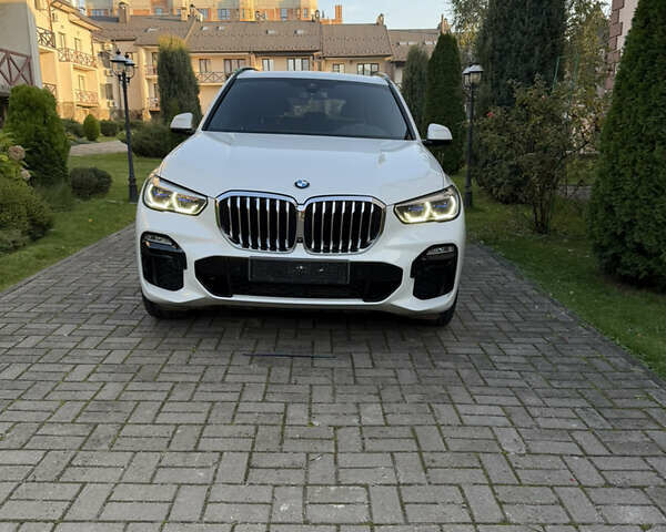 БМВ Х5 2021 в Черновцах на Automoto.ua Белый БМВ Х5, объемом двигателя 2.99 л и пробегом 84 тыс. км за 74000 $, фото 1 на Automoto.ua