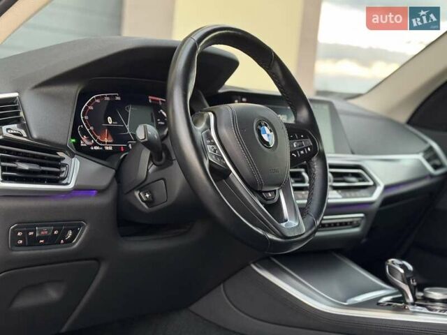 БМВ Х5 2021 в Стрые на Automoto.ua Белый БМВ Х5, объемом двигателя 2 л и пробегом 89 тыс. км за 53900 $, фото 57 на Automoto.ua