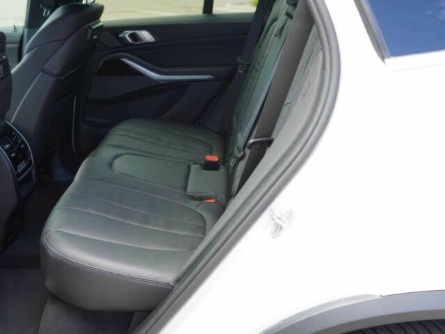 Белый БМВ Х5, объемом двигателя 3 л и пробегом 24 тыс. км за 52300 $, фото 12 на Automoto.ua