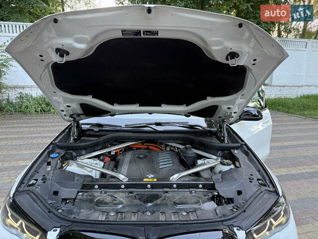 Белый БМВ Х5, объемом двигателя 3 л и пробегом 72 тыс. км за 71800 $, фото 66 на Automoto.ua