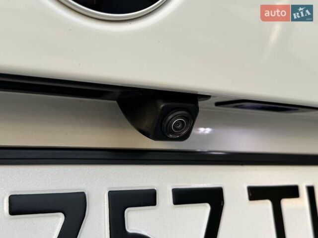 Білий БМВ Х5, об'ємом двигуна 2 л та пробігом 74 тис. км за 54200 $, фото 53 на Automoto.ua
