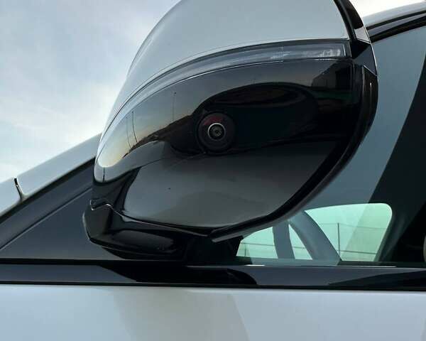 Белый БМВ Х5, объемом двигателя 2 л и пробегом 49 тыс. км за 69900 $, фото 12 на Automoto.ua