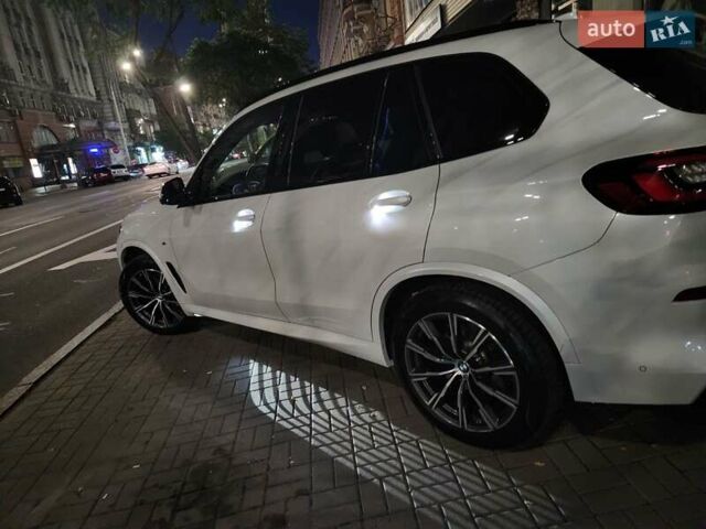 Белый БМВ Х5, объемом двигателя 3 л и пробегом 84 тыс. км за 74900 $, фото 8 на Automoto.ua